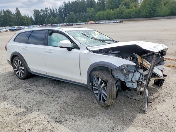 2024 VOLVO V90 Ultimate — Passenger 3/4