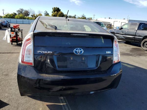 2015 TOYOTA PRIUS — DIRR