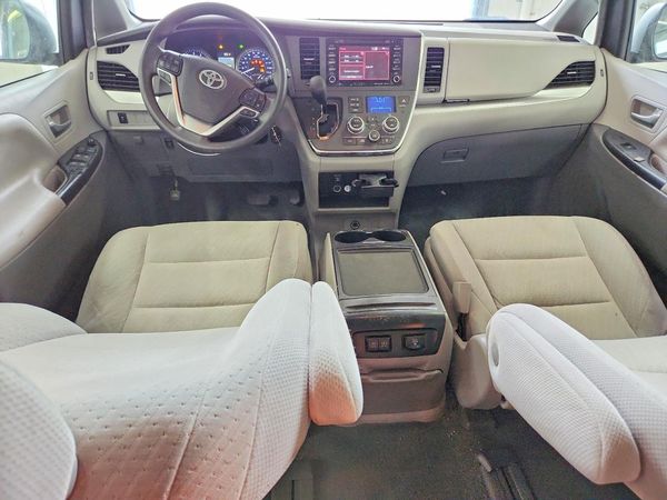 2019 TOYOTA SIENNA LE — CKPT