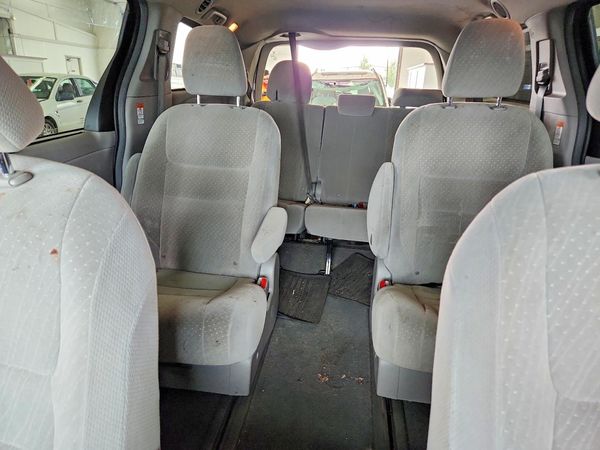 2019 TOYOTA SIENNA LE — SUVN