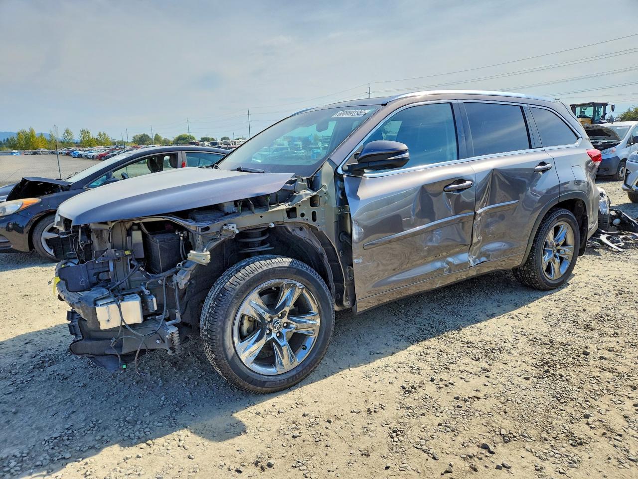 2018 TOYOTA HIGHLANDER Ltd/Ltd Platinum — Front 3/4