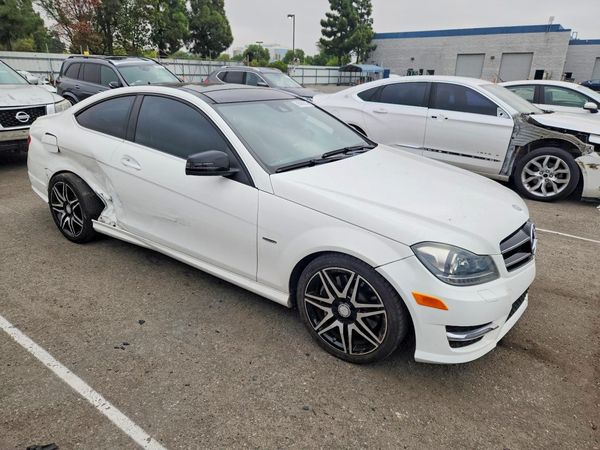 2013 MERCEDES-BENZ C — Passenger 3/4