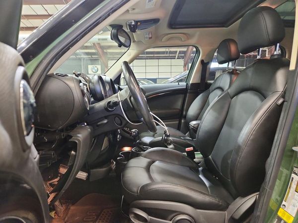 2015 MINI COOPER — DENT
