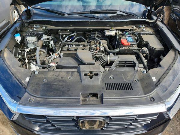 2024 HONDA CR-V LX — Engine bay