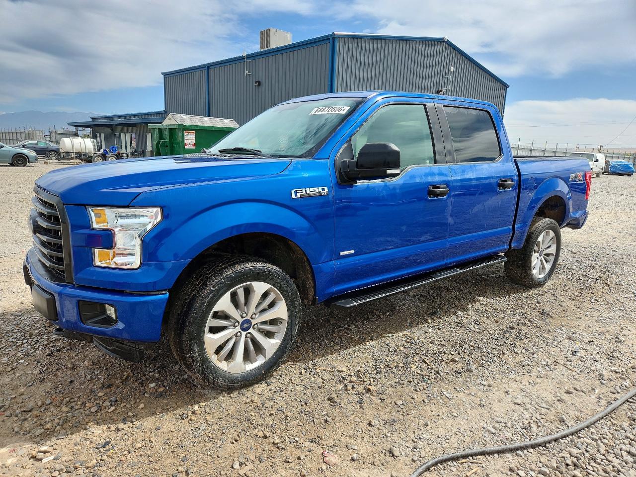2017 FORD F150 SuperCrew — Front 3/4