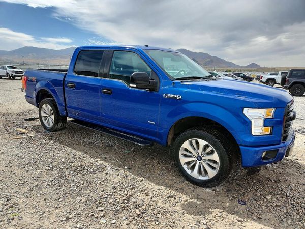 2017 FORD F150 SuperCrew — Passenger 3/4