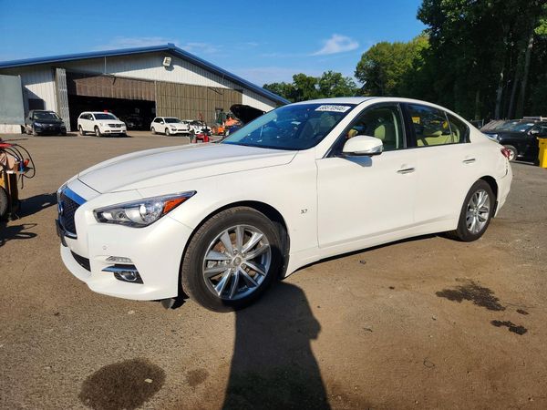 2015 INFINITI Q50 — Front 3/4