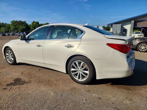 2015 INFINITI Q50 — DSRA