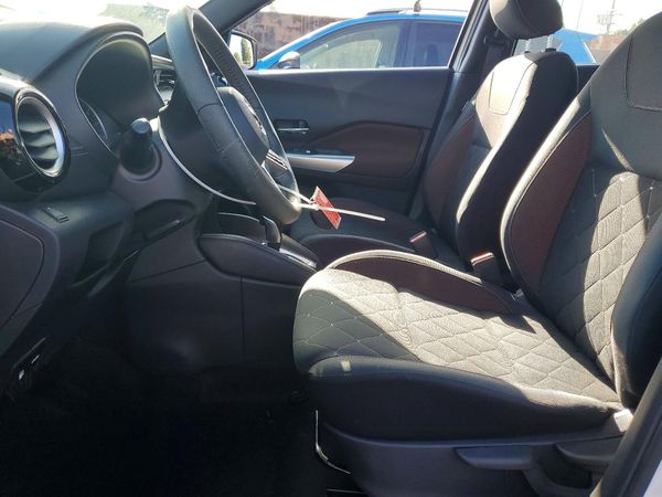 2019 NISSAN KICKS — DENT