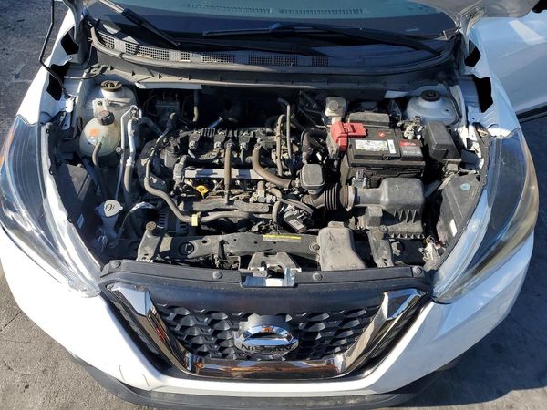 2019 NISSAN KICKS — Engine bay