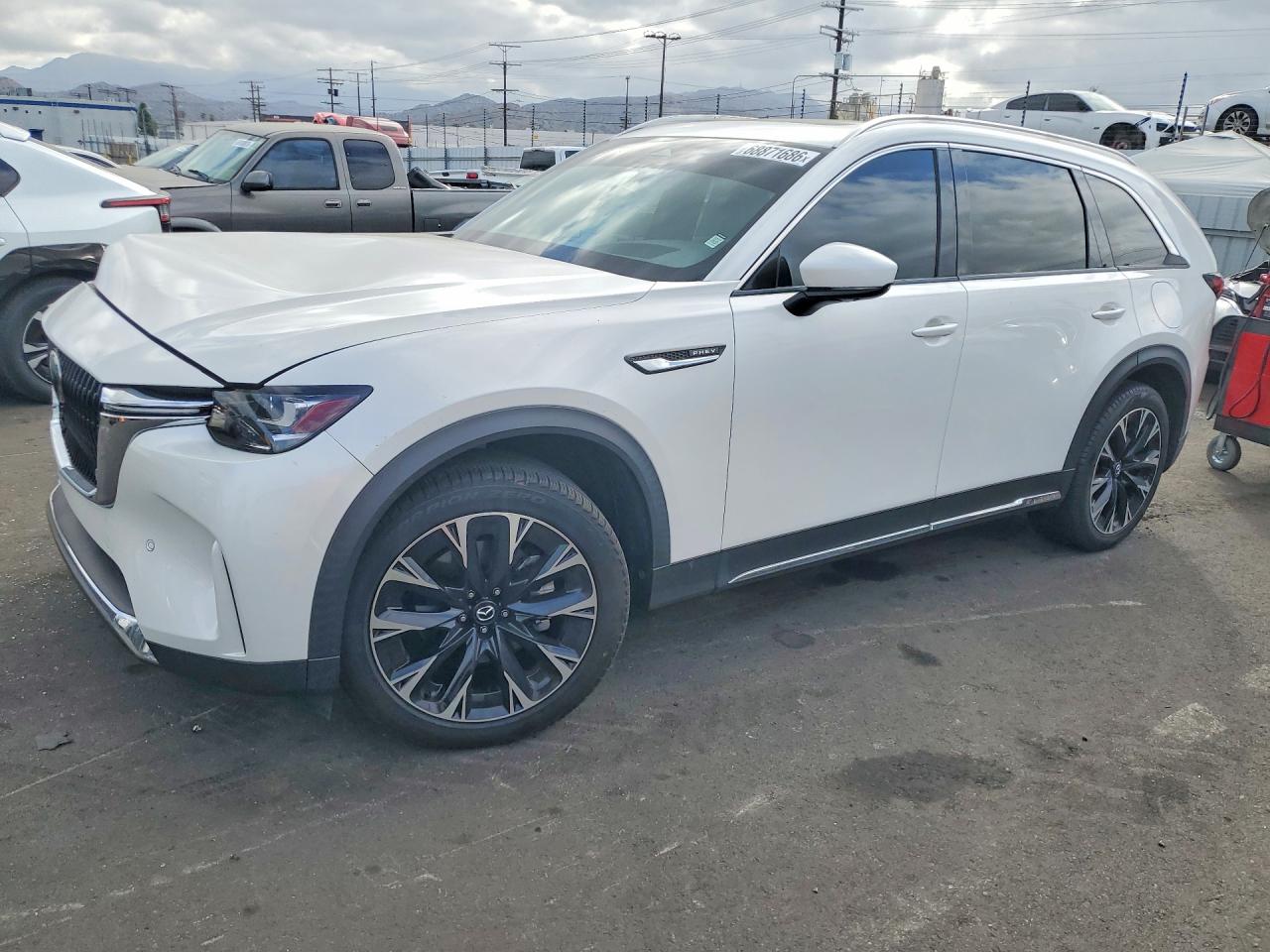 2024 MAZDA CX-90 Premium Plus Package — Front 3/4
