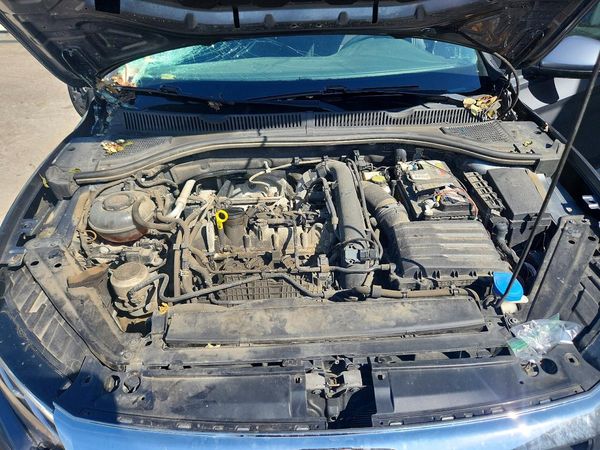 2019 VOLKSWAGEN JETTA S, SE, R-Line — Engine bay