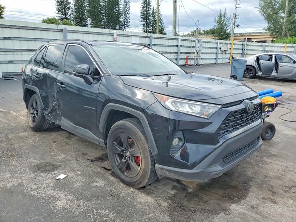 2021 TOYOTA RAV4 — Passenger 3/4