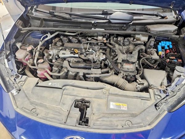 2023 TOYOTA PRIUS — Engine bay