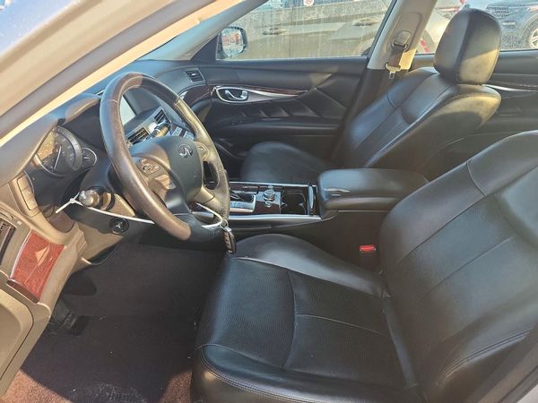 2019 INFINITI Q70L — DENT