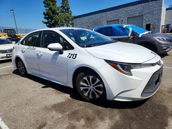 2022 TOYOTA COROLLA LE