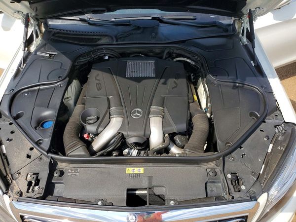 2015 MERCEDES-BENZ S-CLASS S550 — Engine bay