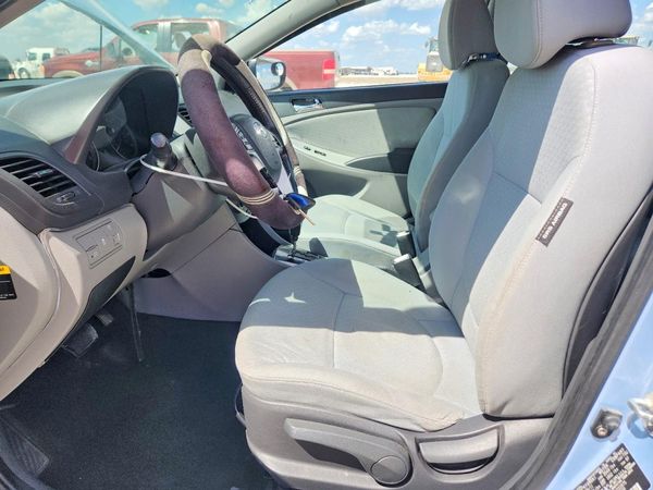 2012 HYUNDAI ACCENT GLS (Middle grade)