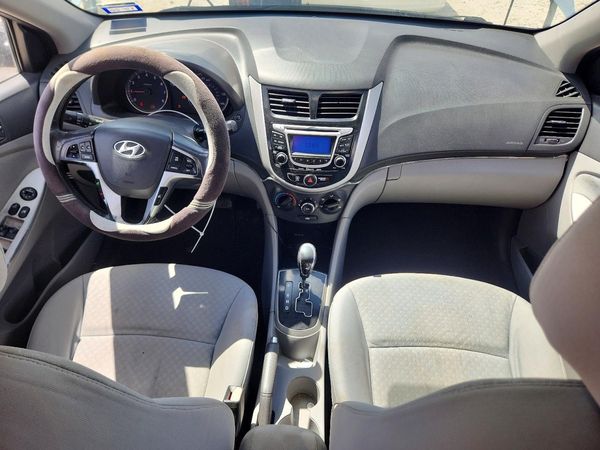 2012 HYUNDAI ACCENT GLS (Middle grade)