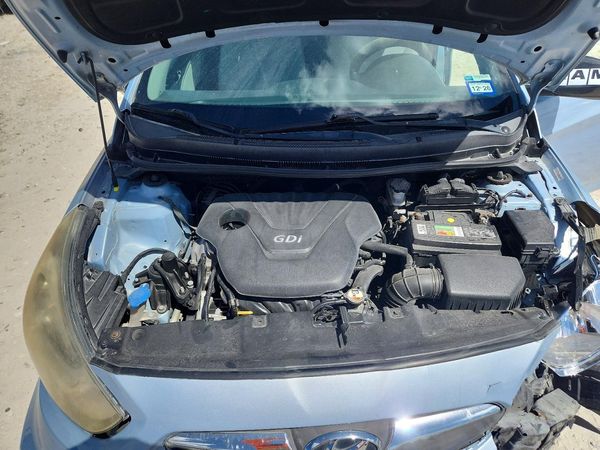 2012 HYUNDAI ACCENT GLS (Middle grade)