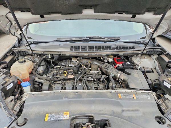 2019 FORD EDGE SEL — Engine bay