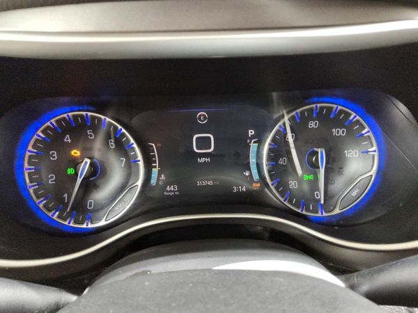 2022 CHRYSLER PACIFICA Touring L — ODOM