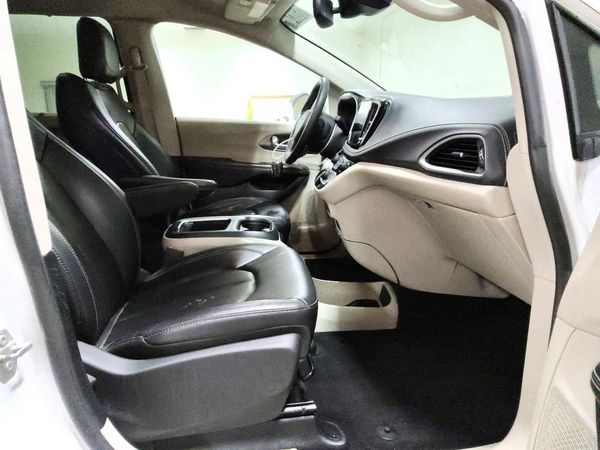 2022 CHRYSLER PACIFICA Touring L — PSFS