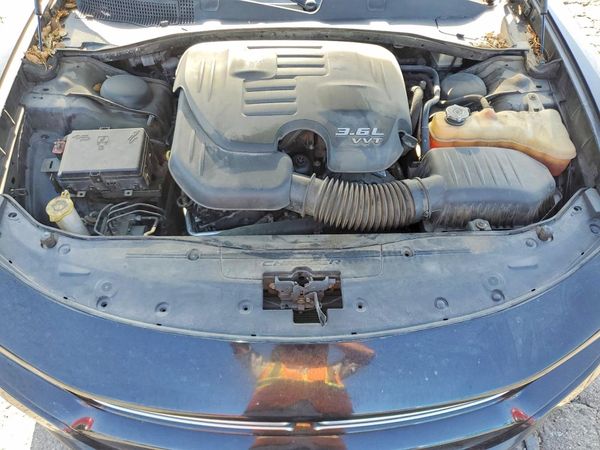2016 DODGE CHARGER — Engine bay