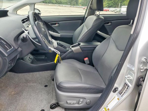 2013 TOYOTA PRIUS — DENT
