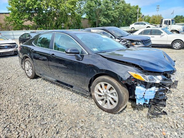 2024 TOYOTA CAMRY LE — Passenger 3/4
