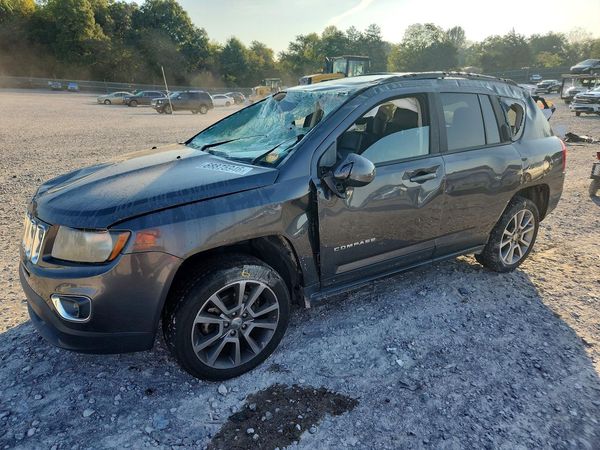2016 JEEP COMPASS Latitude — Front 3/4