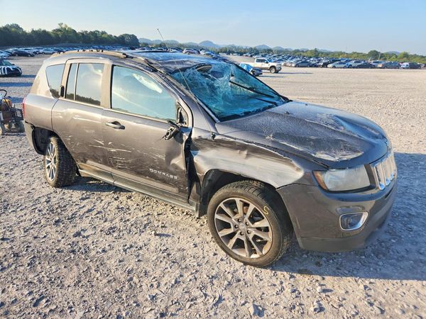 2016 JEEP COMPASS Latitude — Passenger 3/4