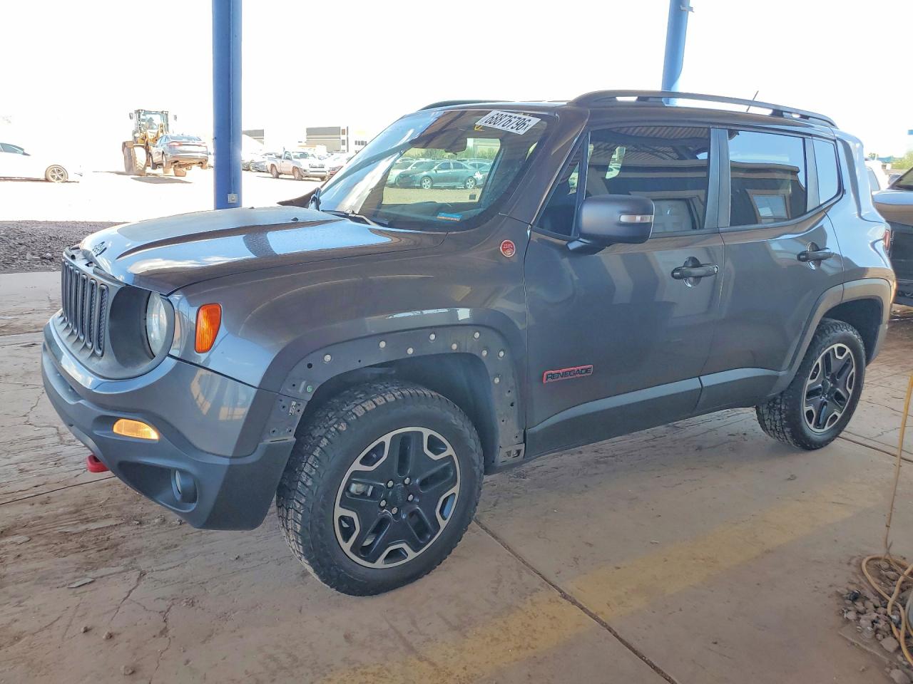 2017 JEEP RENEGADE Trailhawk — Front 3/4