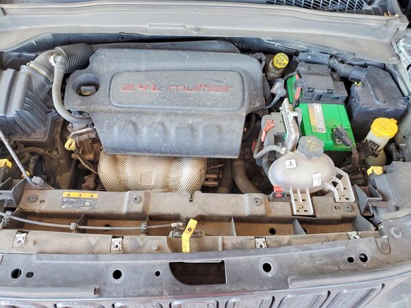 2017 JEEP RENEGADE Trailhawk — Engine bay