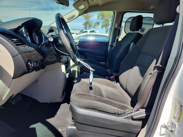 2017 DODGE GRAND CARAVAN SE, SXT, Express — DENT