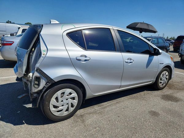 2016 TOYOTA PRIUS