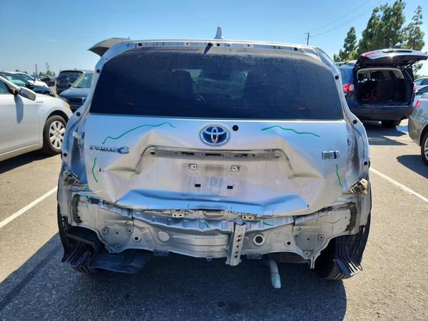 2016 TOYOTA PRIUS