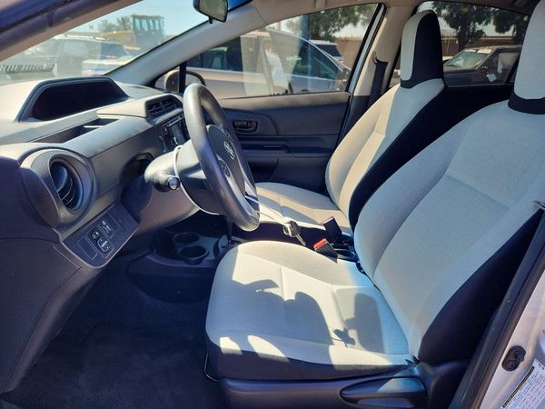 2016 TOYOTA PRIUS