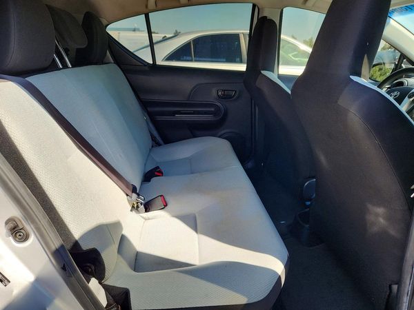 2016 TOYOTA PRIUS