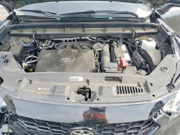 2021 TOYOTA HIGHLANDER XSE Nav & JBL — Engine bay