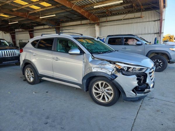 2017 HYUNDAI TUCSON — Passenger 3/4