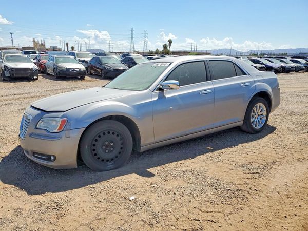2013 CHRYSLER 300 300C — Front 3/4