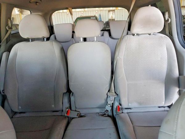 2016 KIA SEDONA LX - Middle-low