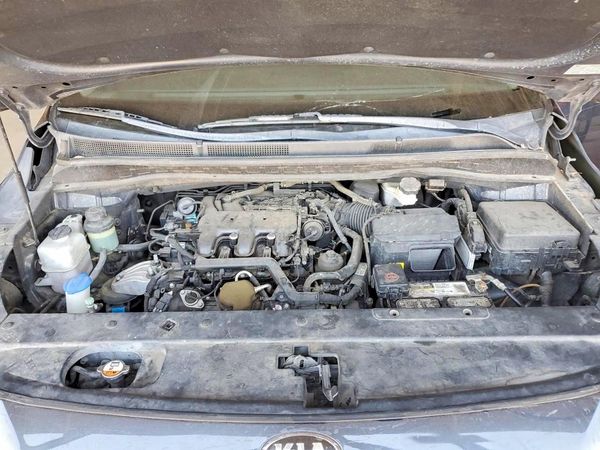 2016 KIA SEDONA LX - Middle-low
