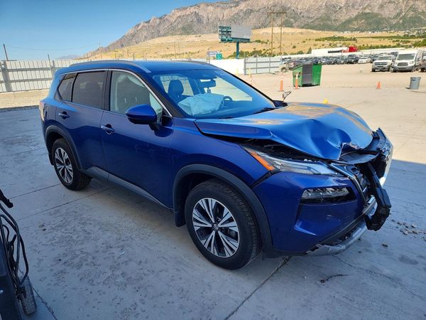 2021 NISSAN ROGUE SV — Passenger 3/4