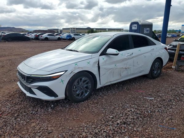 2024 HYUNDAI ELANTRA — DSFA — Front 3/4