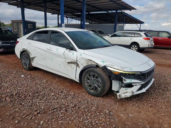 2024 HYUNDAI ELANTRA SEL — Passenger 3/4