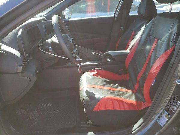 2025 HYUNDAI ELANTRA — DENT