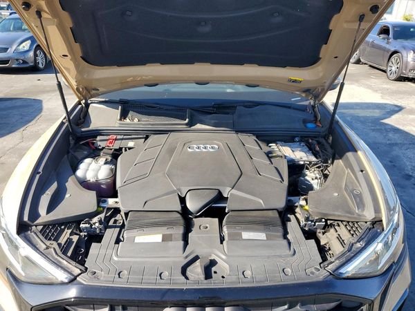 2024 AUDI Q8 — Engine bay