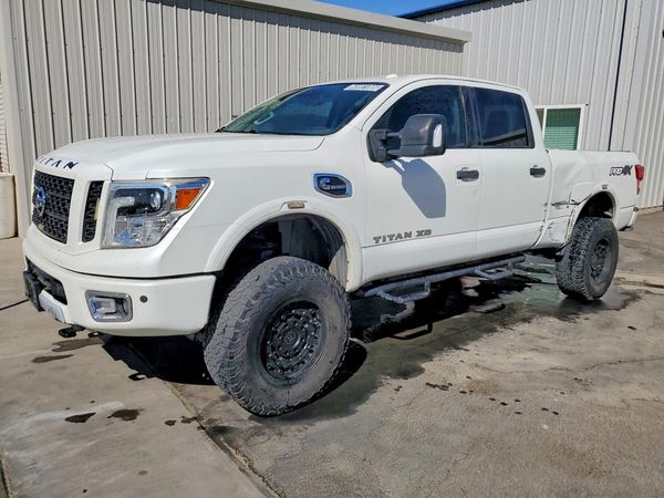 2019 NISSAN TITAN — DSFA — Front 3/4